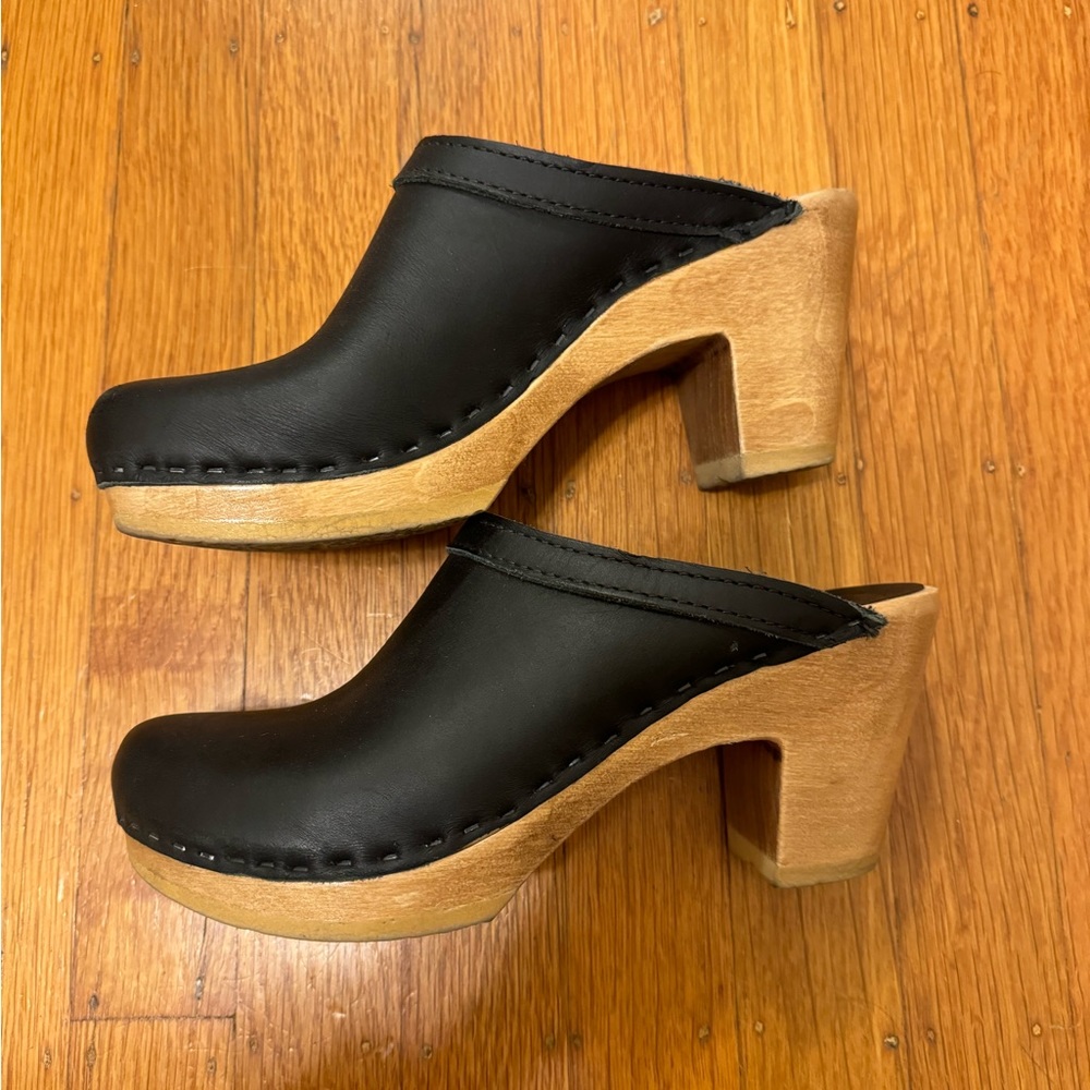 No. 6 Old School Clogs in High Heel Black